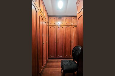 Casa à venda com 434m², 4 quartos e 5 vagasSuíte 1