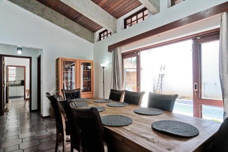 Casa à venda com 434m², 4 quartos e 5 vagasSala