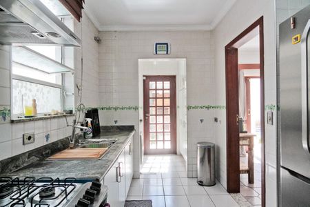 Casa à venda com 434m², 4 quartos e 5 vagasCozinha