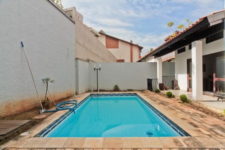 Casa à venda com 434m², 4 quartos e 5 vagasQuintal