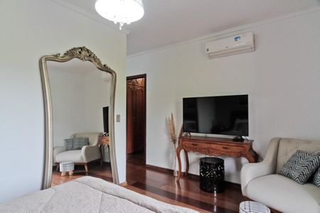 Casa à venda com 434m², 4 quartos e 5 vagasSuíte 1