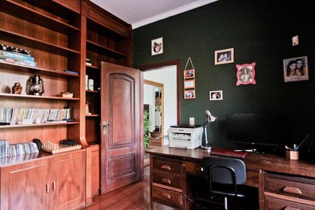 Casa à venda com 434m², 4 quartos e 5 vagasEscritório