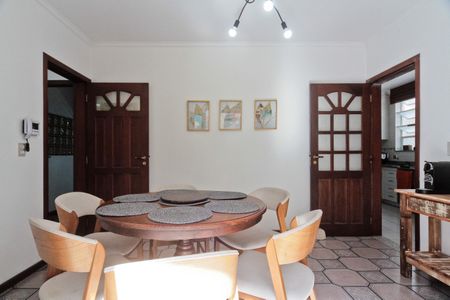 Casa à venda com 434m², 4 quartos e 5 vagasSala
