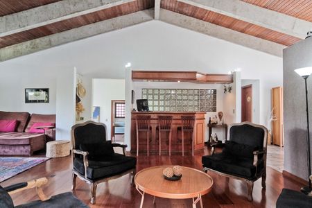 Casa à venda com 434m², 4 quartos e 5 vagasSala