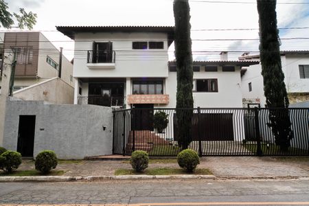Casa à venda com 434m², 4 quartos e 5 vagasFachada