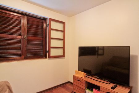 Casa à venda com 434m², 4 quartos e 5 vagasEdicula - quarto