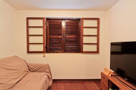 Casa à venda com 434m², 4 quartos e 5 vagasEdicula - quarto