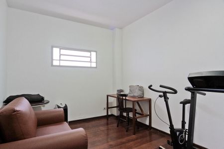 Casa à venda com 434m², 4 quartos e 5 vagasEdicula - quarto 2