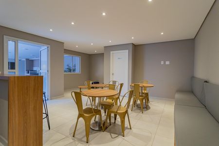 Apartamento para alugar com 43m², 2 quartos e 1 vaga Apartamento para alugar com 43m², 2 quartos e 1 vagaÁrea comum - Salão de festas