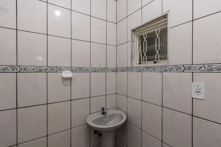 Casa para alugar com 48m², 2 quartos e sem vaga Casa para alugar com 48m², 2 quartos e sem vagaBanheiro