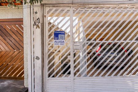 Casa para alugar com 48m², 2 quartos e sem vaga Casa para alugar com 48m², 2 quartos e sem vagaFachada + Placa