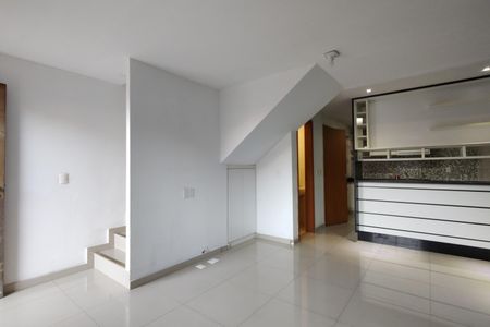 Casa de condomínio à venda com 80m², 2 quartos e 1 vagaSala