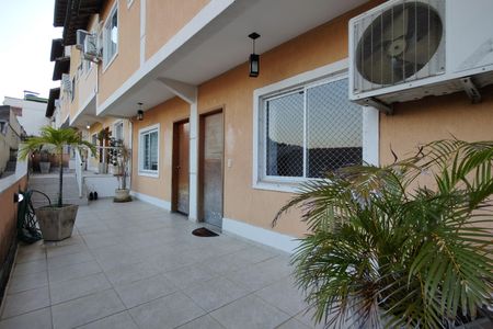 Casa de condomínio à venda com 80m², 2 quartos e 1 vagaFachada da Casa