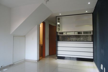 Casa de condomínio à venda com 80m², 2 quartos e 1 vagaSala