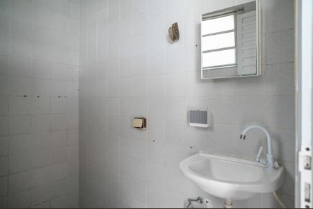 Casa para alugar com 40m², 1 quarto e 1 vaga Casa para alugar com 40m², 1 quarto e 1 vagaBanheiro