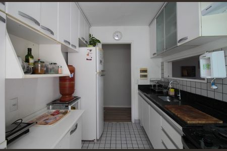 Apartamento à venda com 76m², 3 quartos e 2 vagasCozinha
