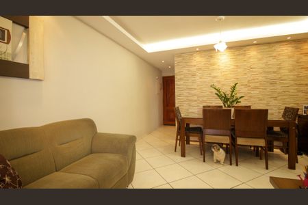 Apartamento à venda com 74m², 3 quartos e 1 vagaSala