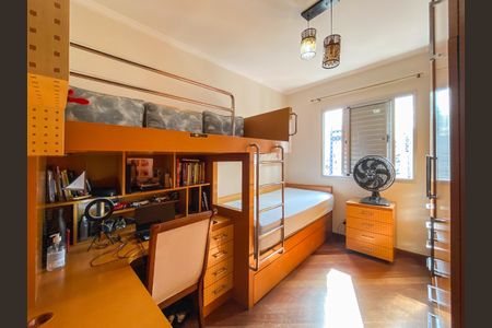 Apartamento à venda com 135m², 4 quartos e 2 vagasQuarto 2