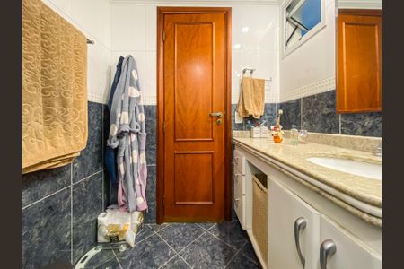Apartamento à venda com 135m², 4 quartos e 2 vagasBanheiro Master