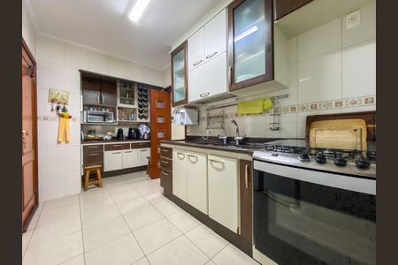 Apartamento à venda com 135m², 4 quartos e 2 vagasCozinha