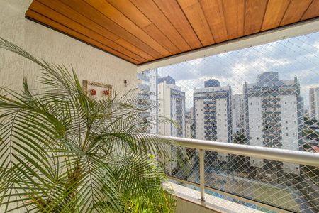 Apartamento à venda com 135m², 4 quartos e 2 vagasVaranda