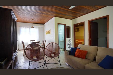 Casa para alugar com 150m², 3 quartos e 2 vagasSala