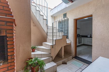 Casa à venda com 300m², 3 quartos e sem vagaEscada para terraço