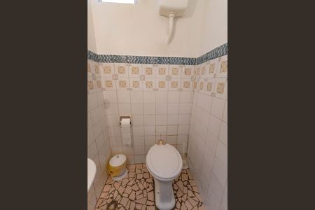 Casa à venda com 300m², 3 quartos e sem vagaBanheiro fundos