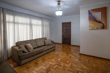 Casa à venda com 300m², 3 quartos e sem vagaSala