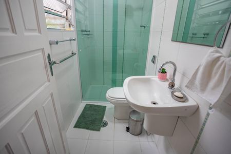 Casa à venda com 300m², 3 quartos e sem vagaBanheiro social