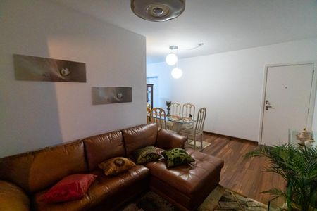 Apartamento à venda com 68m², 2 quartos e 2 vagasSala