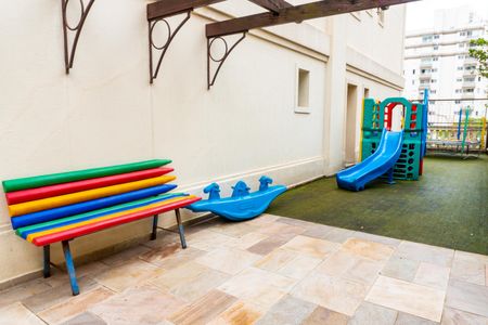 Apartamento à venda com 68m², 2 quartos e 2 vagasÁrea comum - Playground