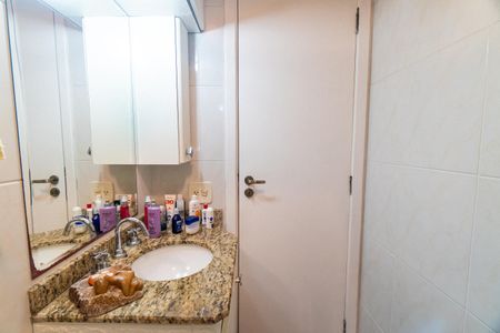Apartamento à venda com 68m², 2 quartos e 2 vagasBanheiro da Suíte