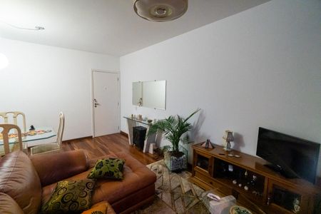 Apartamento à venda com 68m², 2 quartos e 2 vagasSala
