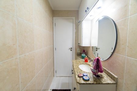 Apartamento à venda com 68m², 2 quartos e 2 vagasBanheiro Social