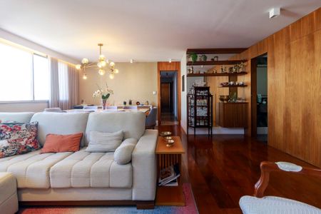 Apartamento para alugar com 130m², 3 quartos e 2 vagasSala