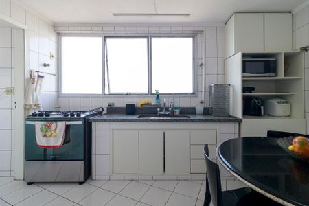 Apartamento para alugar com 130m², 3 quartos e 2 vagasCozinha