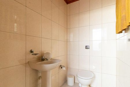 Casa para alugar com 330m², 3 quartos e 2 vagas Casa para alugar com 330m², 3 quartos e 2 vagasBanheiro de serviço
