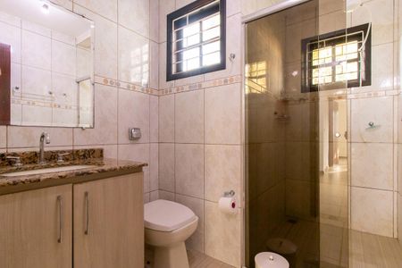 Casa para alugar com 330m², 3 quartos e 2 vagas Casa para alugar com 330m², 3 quartos e 2 vagasBanheiro Social