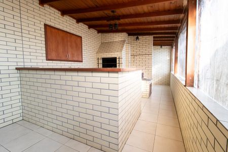 Casa para alugar com 330m², 3 quartos e 2 vagas Casa para alugar com 330m², 3 quartos e 2 vagasÁrea comum - Churrasqueira