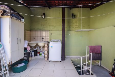 Casa à venda com 95m², 3 quartos e 1 vagaLavanderia