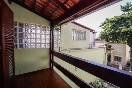 Casa à venda com 95m², 3 quartos e 1 vagaVaranda do quarto
