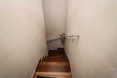 Casa à venda com 95m², 3 quartos e 1 vagaEscada