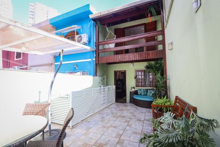 Casa à venda com 95m², 3 quartos e 1 vagaÁrea da varanda