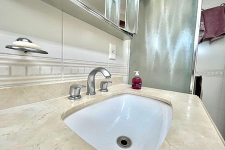 Apartamento à venda com 156m², 3 quartos e 3 vagasBanheiro da Suíte 1