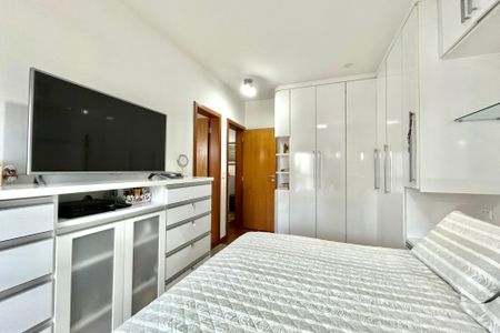 Apartamento à venda com 156m², 3 quartos e 3 vagasSuite 1