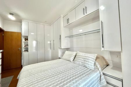 Apartamento à venda com 156m², 3 quartos e 3 vagasSuite 1