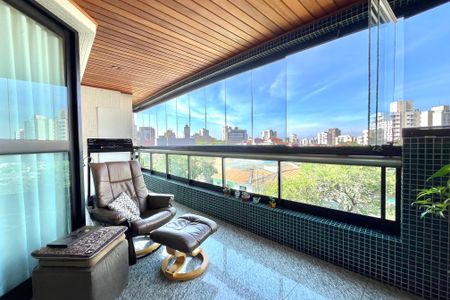 Apartamento à venda com 156m², 3 quartos e 3 vagasVaranda gourmet