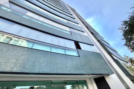 Apartamento à venda com 156m², 3 quartos e 3 vagasFachada