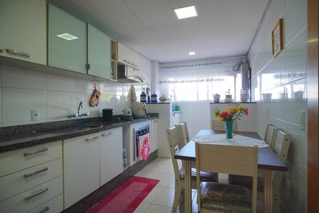 Apartamento à venda com 103m², 2 quartos e 2 vagas Apartamento à venda com 103m², 2 quartos e 2 vagasCozinha